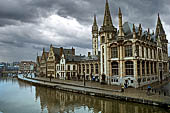 Gent - Veduta della Graslei lungo la Lys dal ponte di San Michele. 